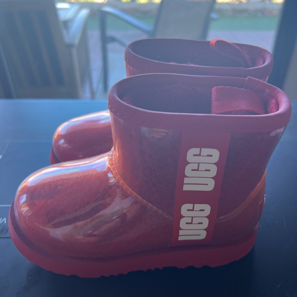 UGG Mini Classic 2 Waterproof Red